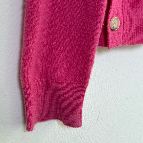 100% Cashmere Crew Neck Sweater Side Buttons Fuchsia Magenta Hot Pink Preppy XS - Picture 6 of 11